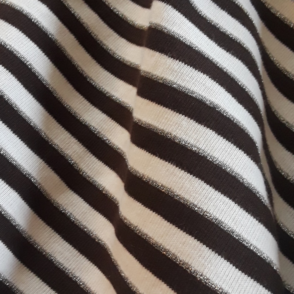 Tee - Picture 4 of 4
